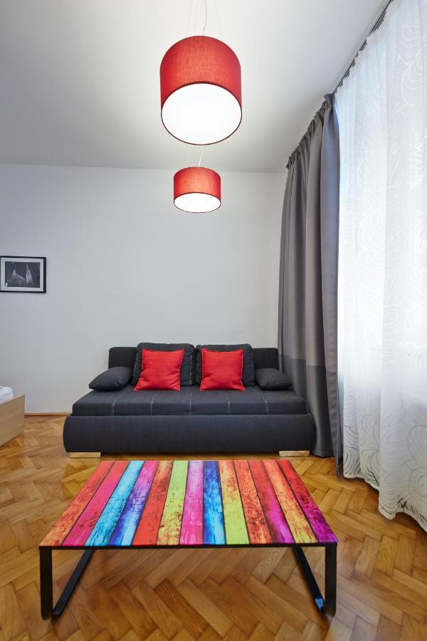 Stadthalle - Familycityapartment Vienna Exterior photo